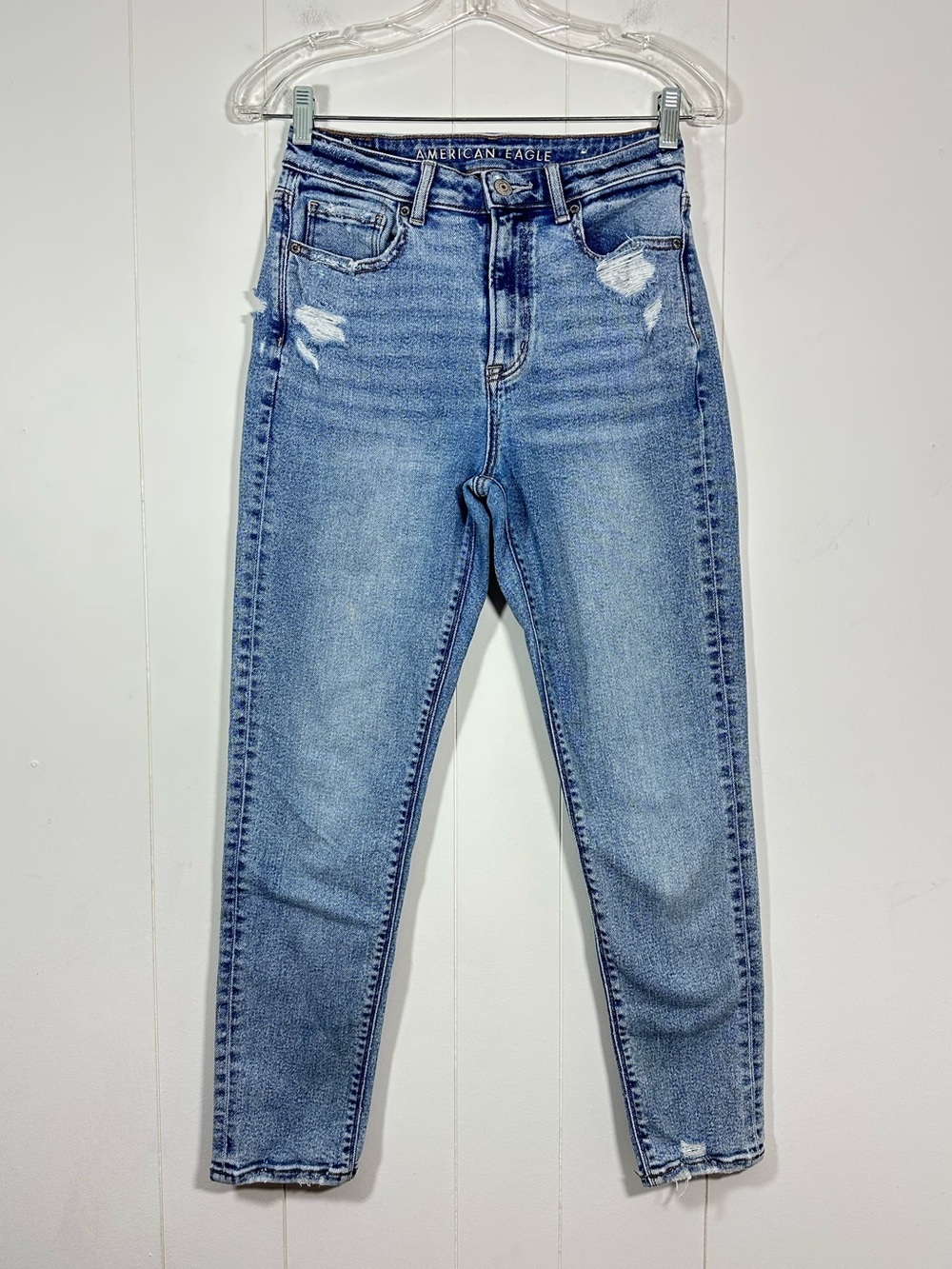 American Eagle Sz 2 Reg Distressed Stretch Mom Jeans Light Blue Denim Stretch